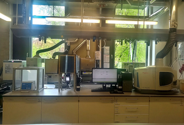 Analytik-Labor CDEL